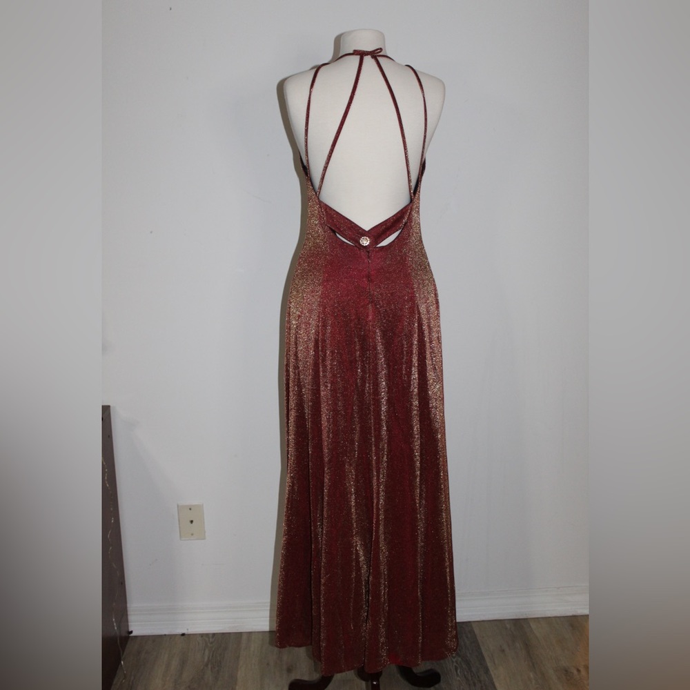 Deep red formal - Picture 3 of 5